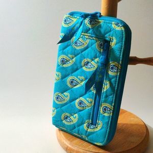 Vera‎ Bradley Baby Blue Paisley Clutch Wallet